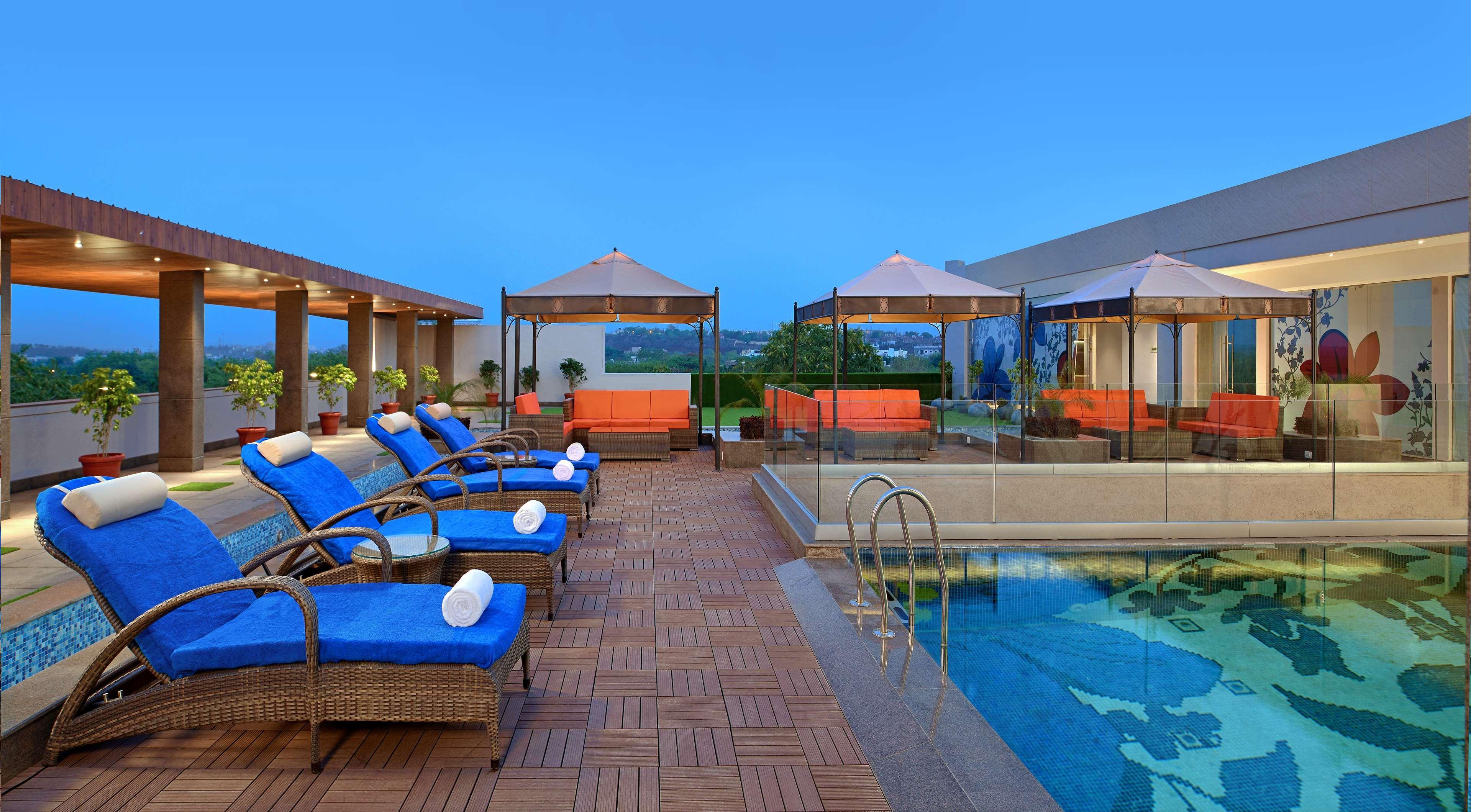 Отель Radisson Гвалиор Экстерьер фото